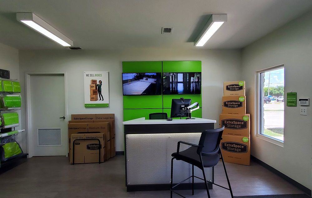 Extra Space Storage  9528 White Settlement Rd in Fort Worth, TX