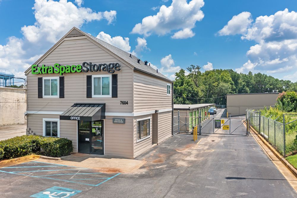 Extra Space Storage  7604 Highway 85 in Riverdale, GA