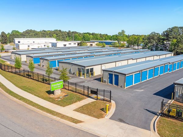 Extra Space Storage facility at 299 Commerce Blvd - Bogart, GA