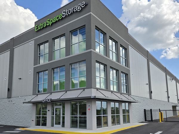 Extra Space Storage facility at 30273 Commerce Dr - San Antonio, FL