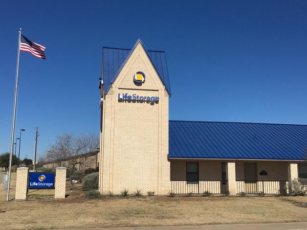 Life Storage facility on 908 Allen Central Dr - Allen, TX