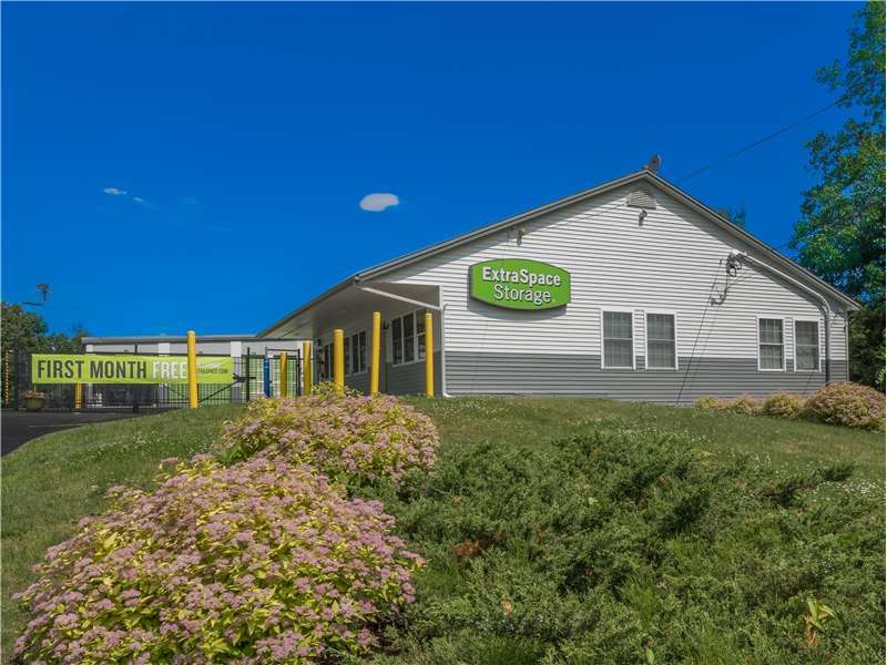 Extra Space Storage  225 Rangeway Rd in Chelmsford, MA