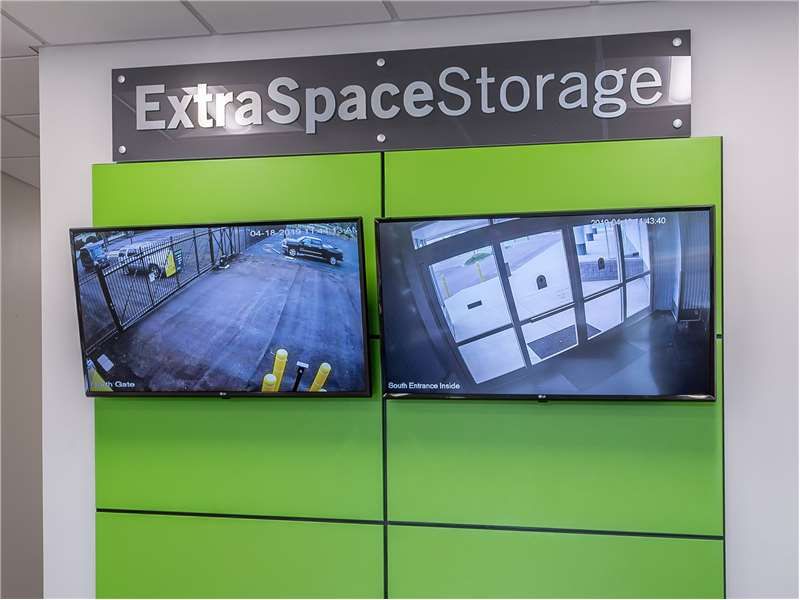 Extra Space Storage  7859 Pine Forest Rd in Pensacola, FL
