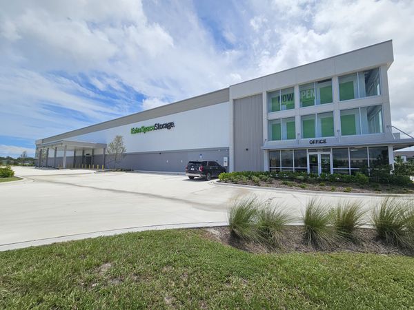 Extra Space Storage facility at 815 Barnes Blvd - Rockledge, FL