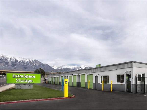 Extra Space Storage facility at 1401 W Center St - Orem, UT