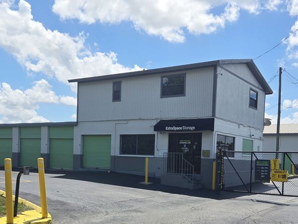 Extra Space Storage facility at 21338 Lake Patience Rd - Land O Lakes, FL