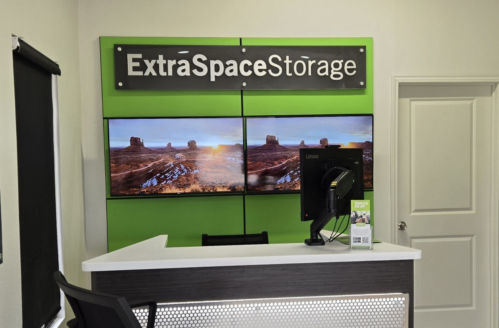 Extra Space Storage  27904 US Highway 281 N in San Antonio, TX
