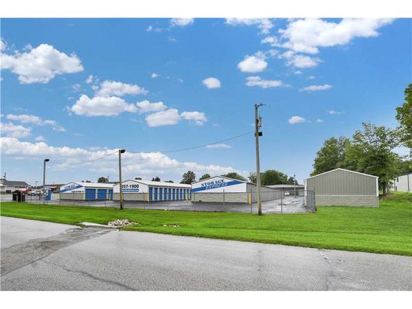 Extra Space Storage facility at 150 SE 21st St - Washington, IN