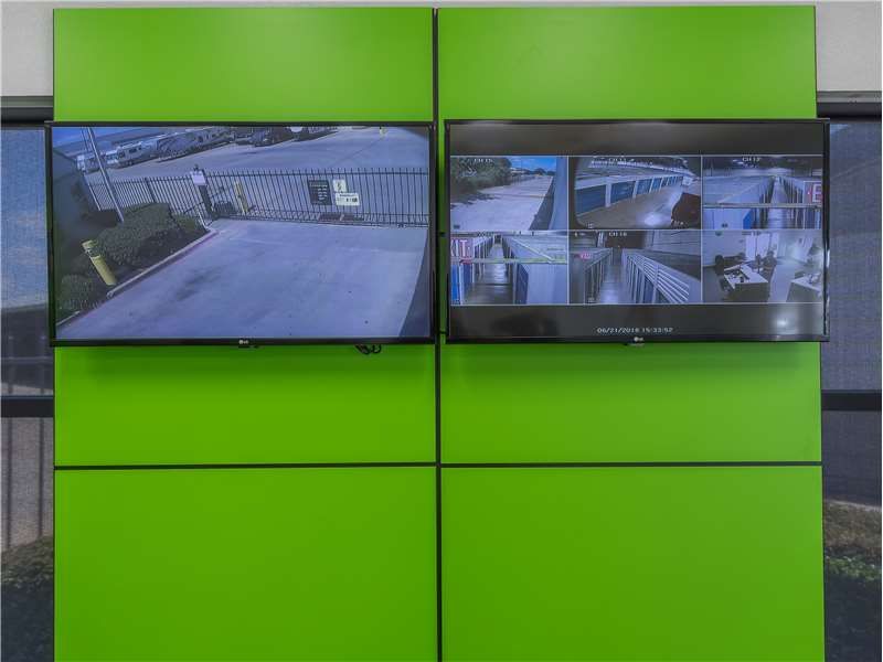 Extra Space Storage  1975 W Northwest Hwy in Dallas, TX