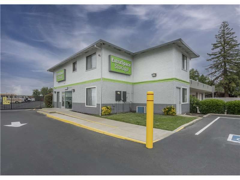 Storage Units in Roseville, CA at 540 6th St | Extra Space Storage