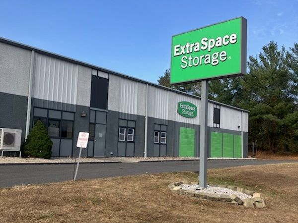 Extra Space Storage facility at 578 Federal Rd - Brookfield, CT
