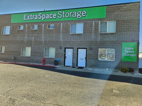 Extra Space Storage facility at 2765 S 1900 W - West Haven, UT