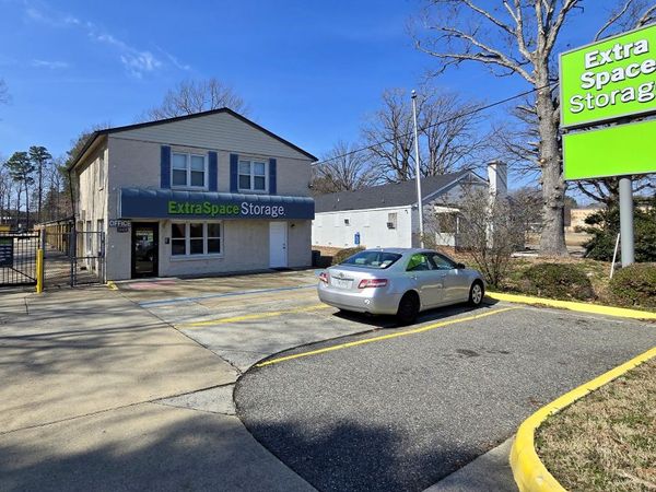 Extra Space Storage facility at 10429 Jefferson Ave - Newport News, VA