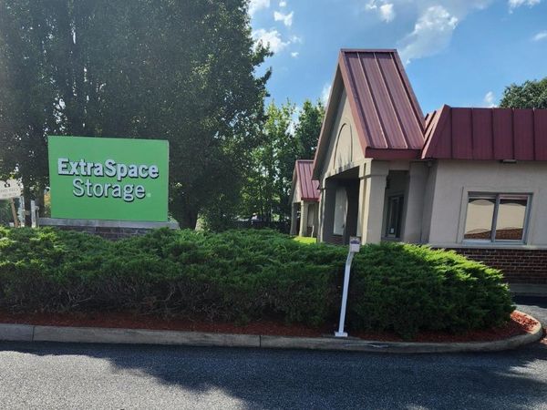 Extra Space Storage facility at 6208 Jahnke Rd - Richmond, VA