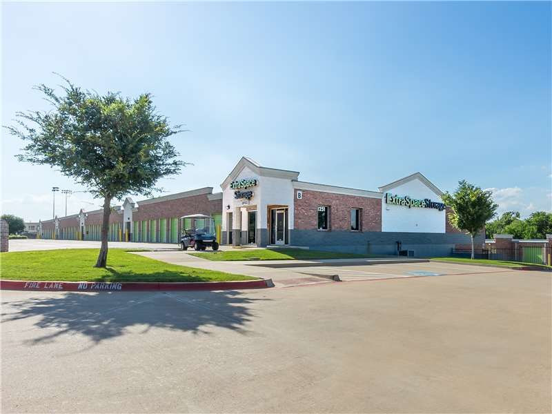 Extra Space Storage  1251 N Stemmons Fwy in Lewisville, TX