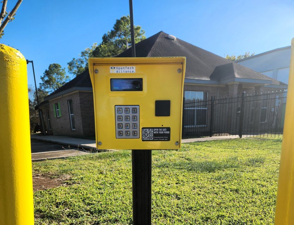 Extra Space Storage  14102 Bay Pointe Ct in Webster, TX