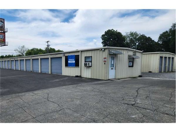 Extra Space Storage facility at 1402 Wilson Rd - Rossville, GA