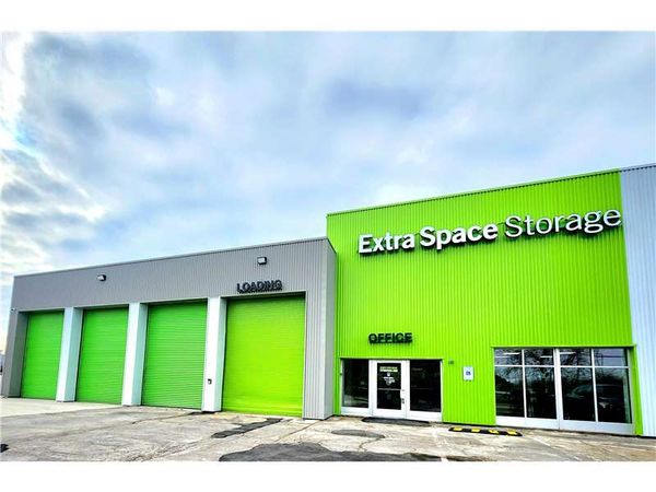 Extra Space Storage facility at 3774 N Richards St - Milwaukee, WI