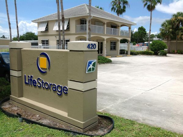 Extra Space Storage facility at 420 NW Peacock Blvd - Port St Lucie, FL