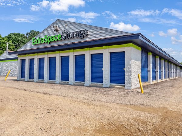 Extra Space Storage facility at 2520 Ski Ln - Madison, WI