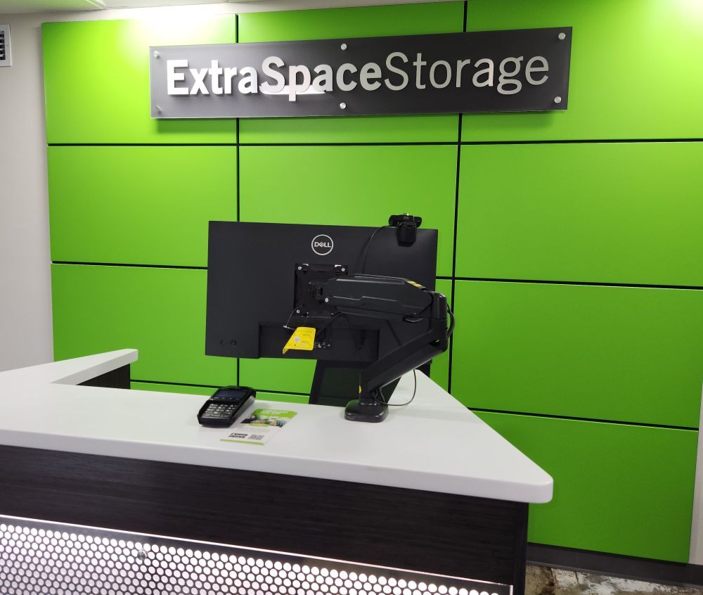 Extra Space Storage in Fort Myers, FL  3111 Cleveland Ave 3
