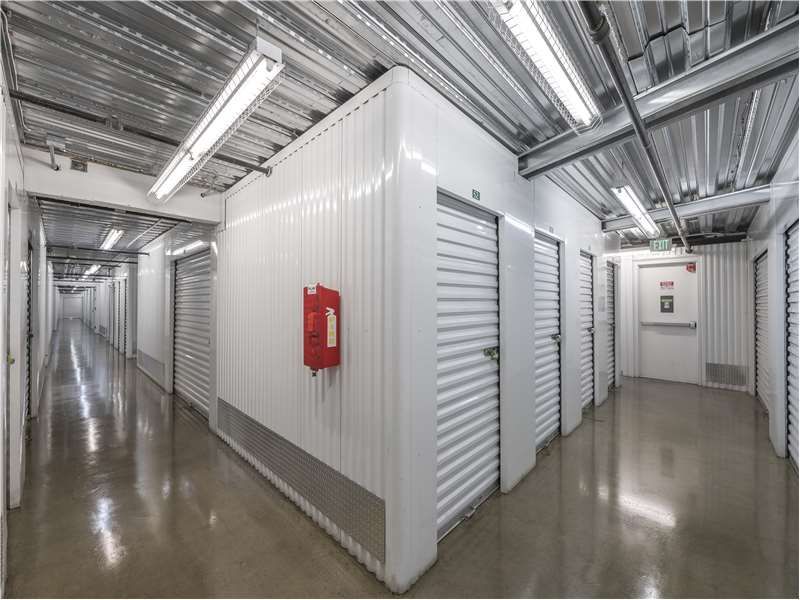 Extra Space Storage  300 Market St in Oakland, CA