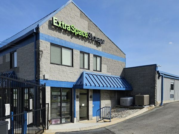 Extra Space Storage facility at 7233 Windsor Mill Rd - Windsor Mill, MD