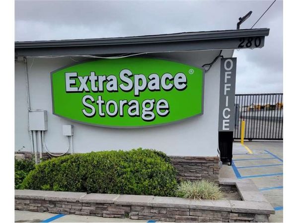 Extra Space Storage facility at 280 N Sullivan St - Santa Ana, CA