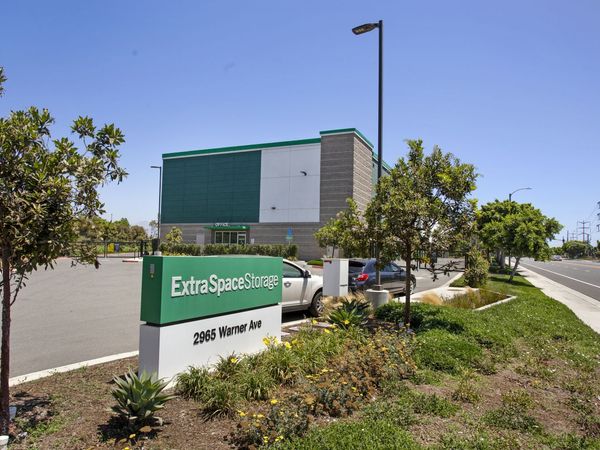 Extra Space Storage facility at 2960 Warner Ave - Irvine, CA