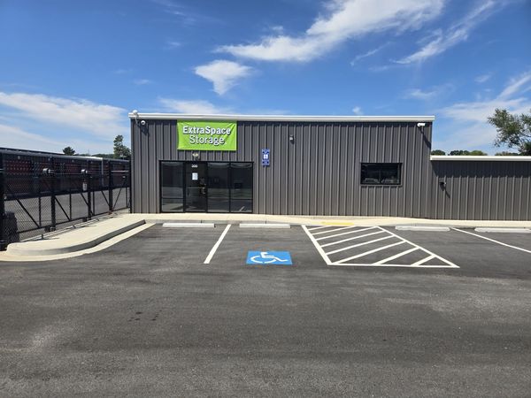 Extra Space Storage facility at 671 S Erwin St - Cartersville, GA