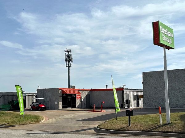 Extra Space Storage facility at 8900 Creek Run Rd - Fort Worth, TX