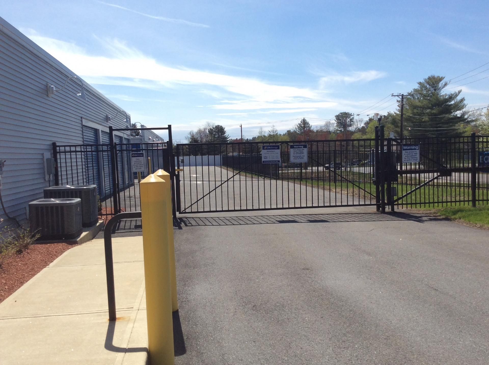 30×10 Garage in Londonderry, NH 6 Smith Ln Londonderry, New Hampshire 2