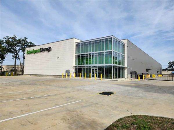 Extra Space Storage facility at 5060 N Palafox St - Pensacola, FL