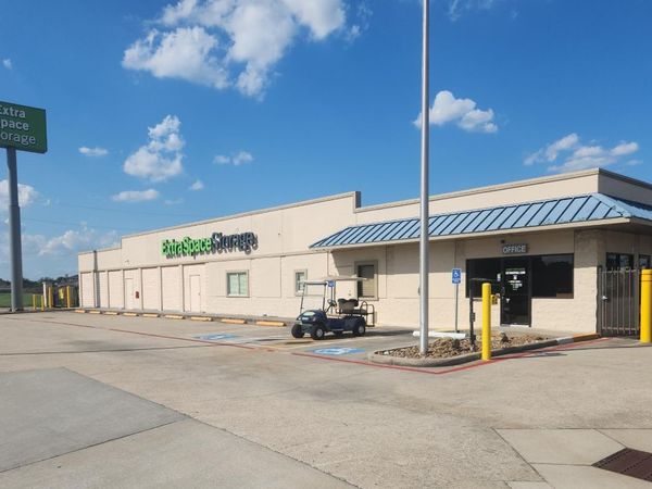 Extra Space Storage facility at 3411 Rayford Rd - Spring, TX