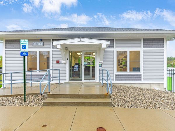 Extra Space Storage facility at 4 Benning Ct - Merrimack, NH