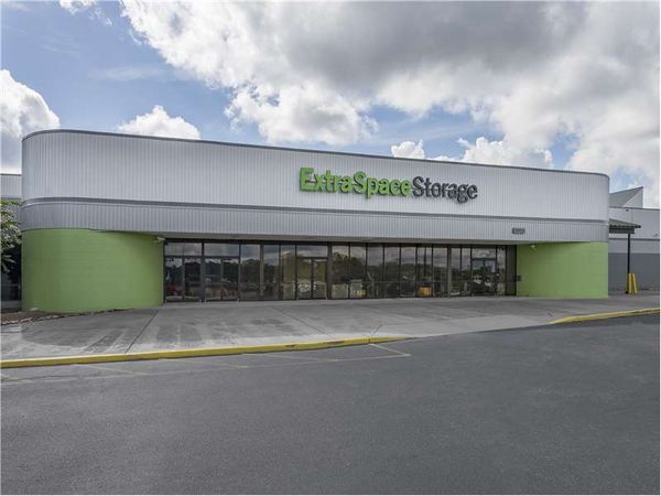 Extra Space Storage facility at 2470 Decker Blvd - Columbia, SC