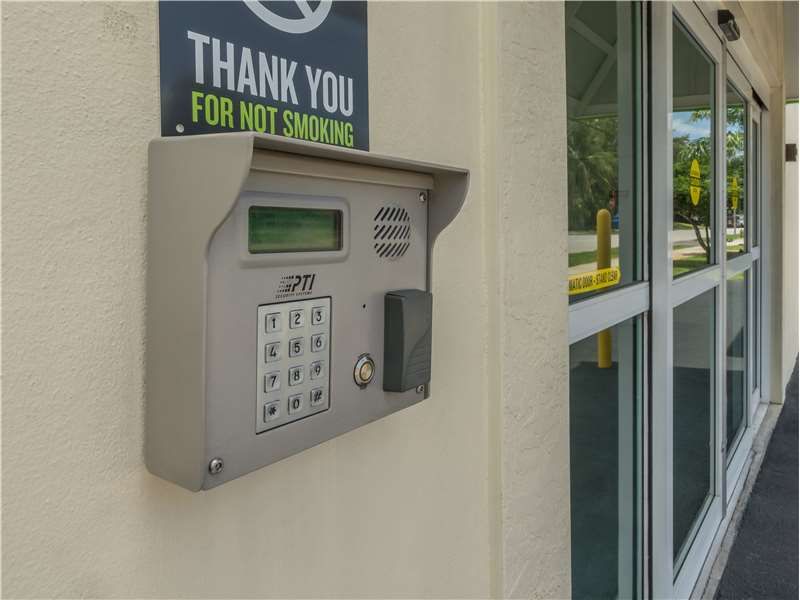 10×10 Self Storage Unit in Fort Lauderdale, FL 1201 N Flagler Dr Fort Lauderdale, Florida 2