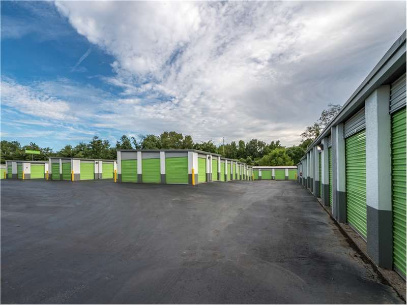 Extra Space Storage  4805 Summer Ave in Memphis, TN