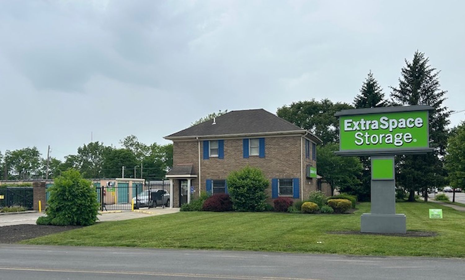 10×5 Self Storage Unit in Whitehall, OH 3777 E Main St Whitehall, Ohio