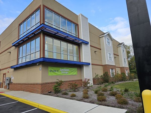 Extra Space Storage facility at 268 Gatzmer Ave - Jamesburg, NJ