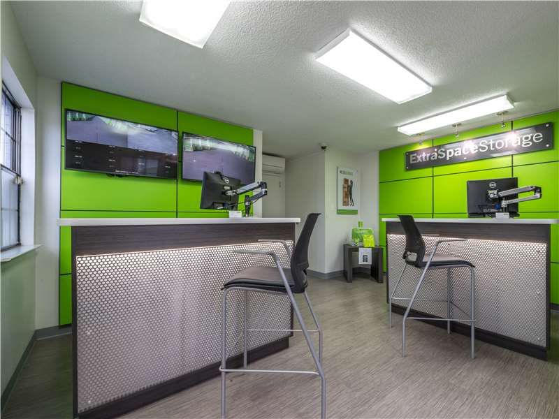 Extra Space Storage  900 N Germantown Pkwy in Cordova, TN