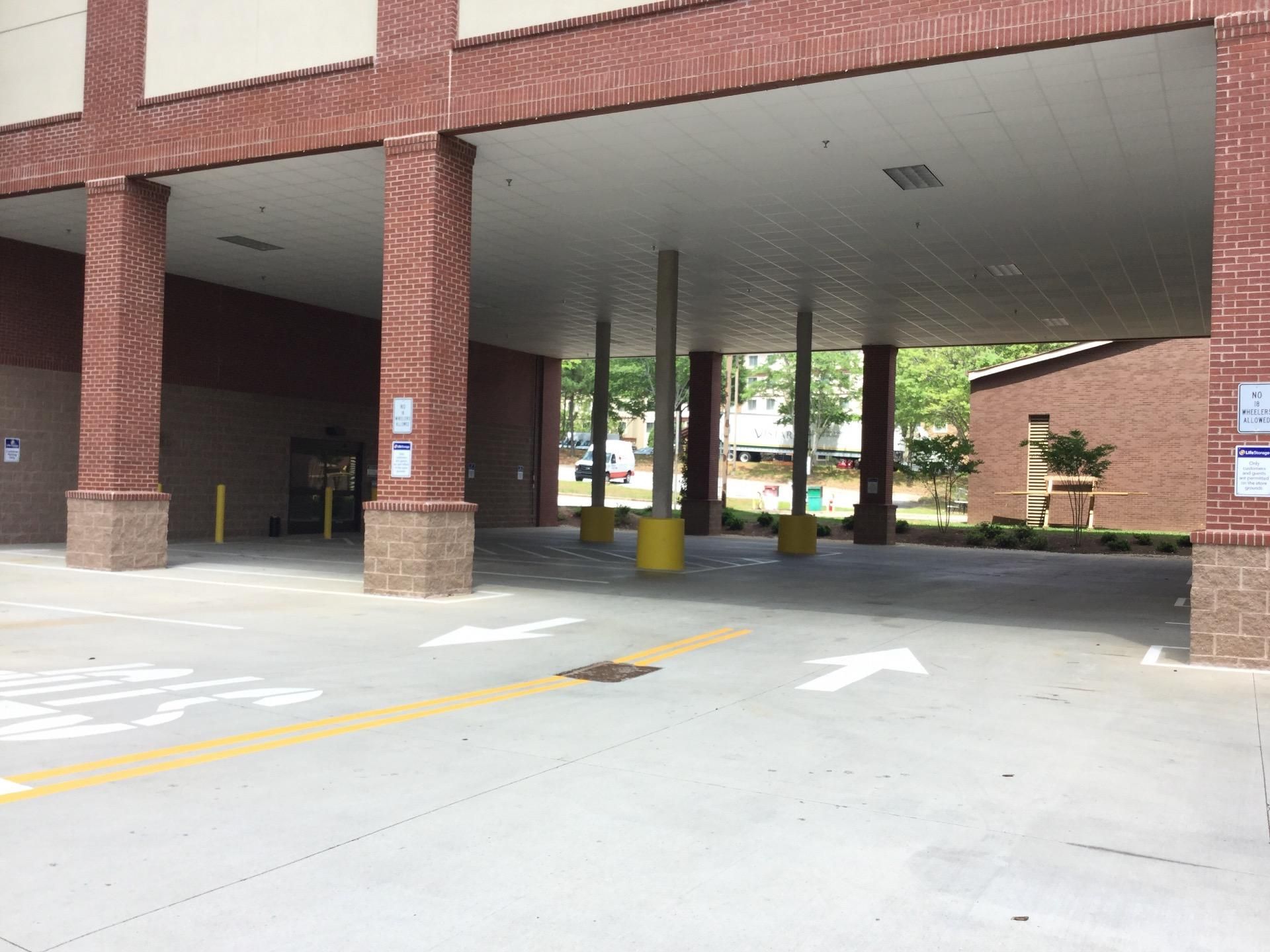 5×10 Self Storage Unit in Dunwoody, GA 1274 Crown Pointe Pkwy Dunwoody, Georgia 2
