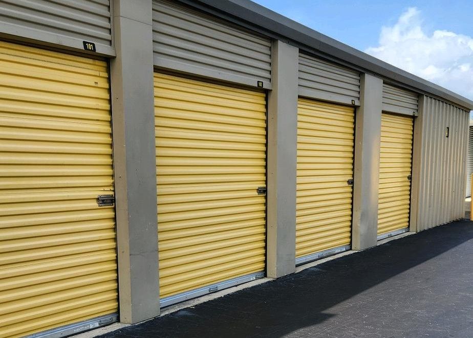 Extra Space Storage  3111 Cleveland Ave in Fort Myers, FL