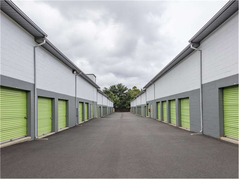 Extra Space Storage  14518 Lee Rd in Chantilly, VA