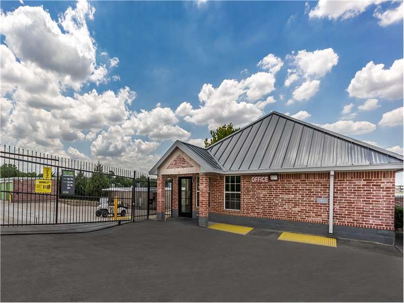 10×5 Self Storage Unit in Dallas, TX 39050 Lyndon B Johnson Fwy Dallas, Texas