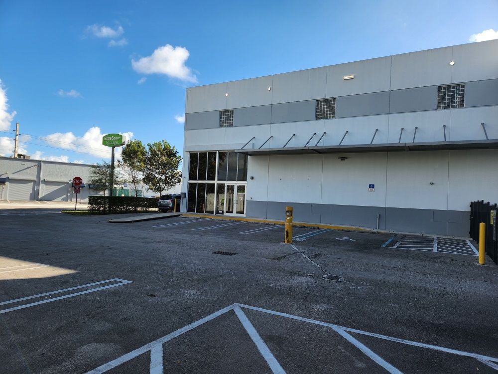 Extra Space Storage  6850 SW 81st Ter in Miami, FL