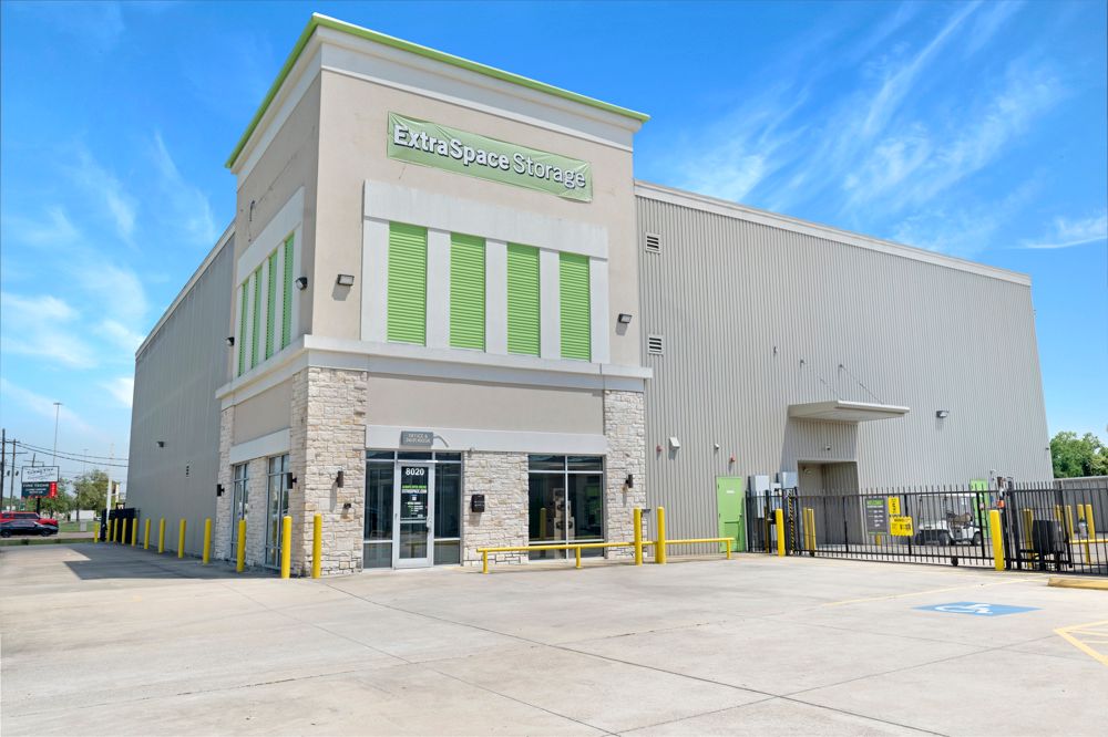 30×10 Parking Lot in Beaumont, TX 8020 Eastex Fwy Beaumont, Texas