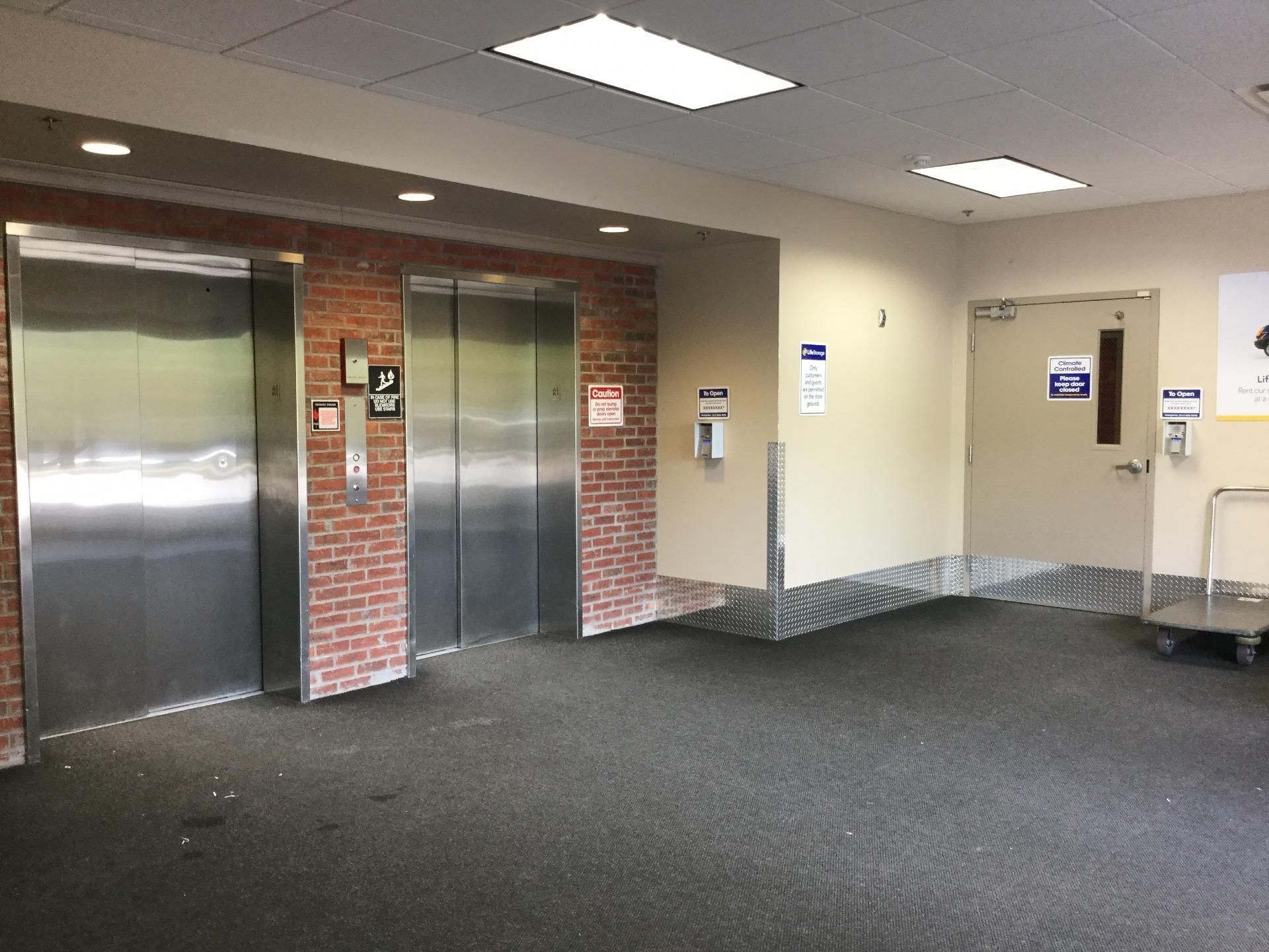 Extra Space Storage  875 Marathon Pkwy in Lawrenceville, GA