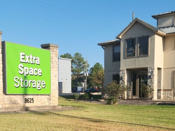 Extra Space Storage facility at 8625 Spring Cypress Rd - Spring, TX
