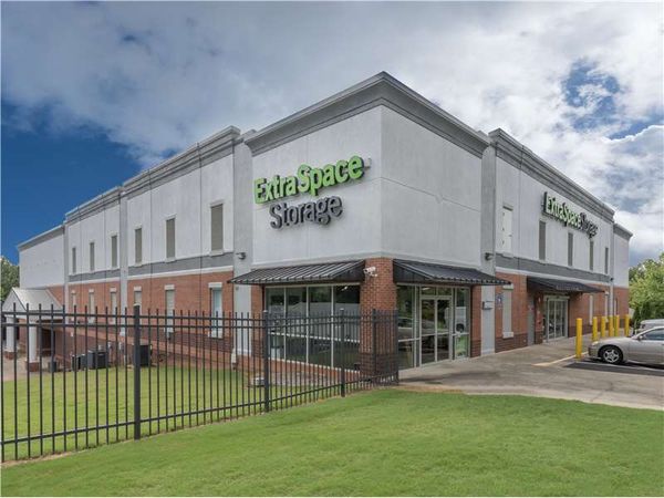 Extra Space Storage facility at 6260 Abbotts Bridge Rd - Johns Creek, GA